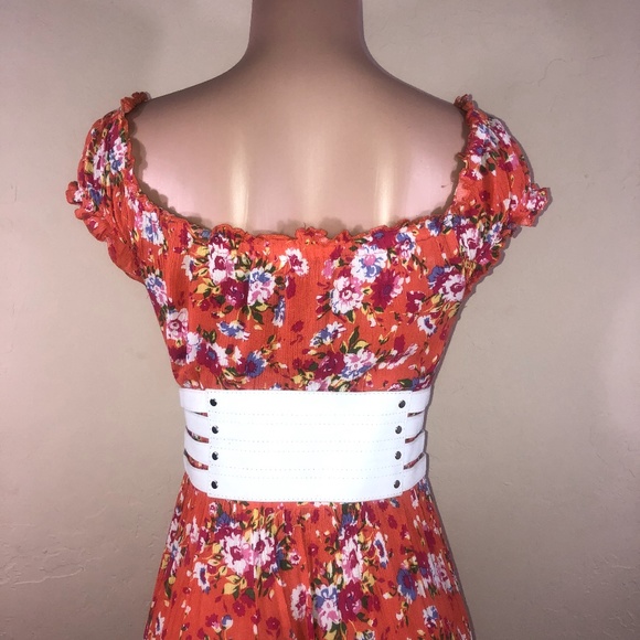 Artisan Corset Belt in White Suede Leather - Handmade in Indonesia main image 4